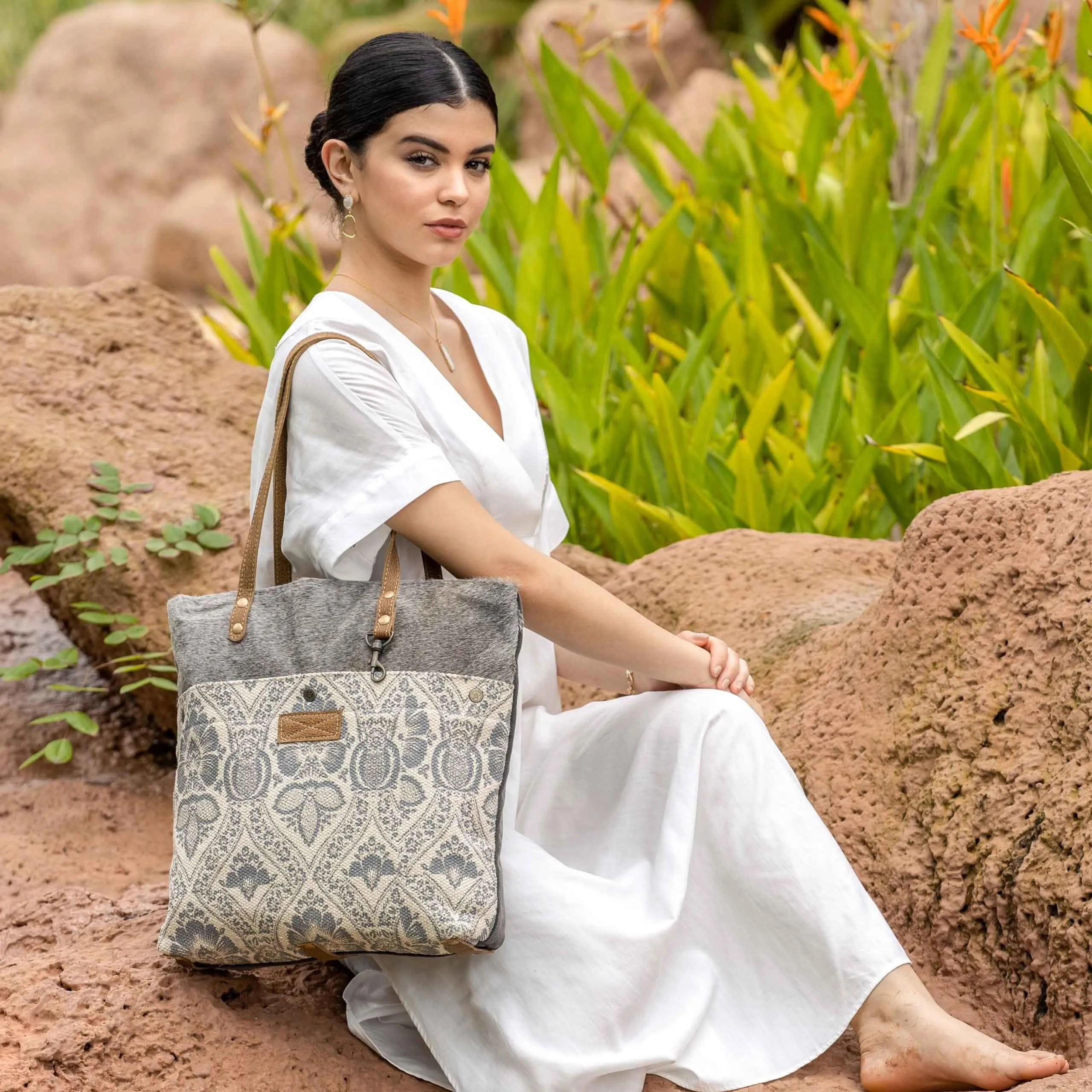 Captivate Tote Bag