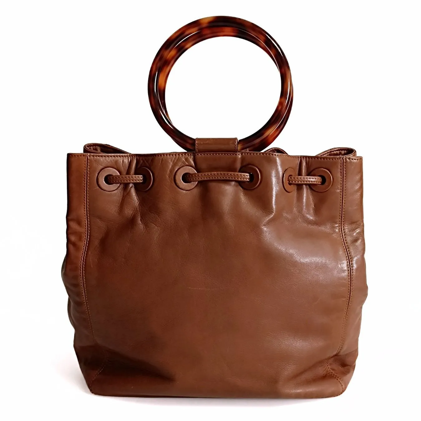 CHANEL Chanel Chanel bucket style handbag with drawstring in leather and bone