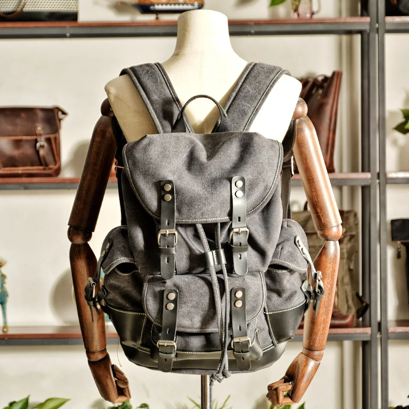 Large capacity travel backpack