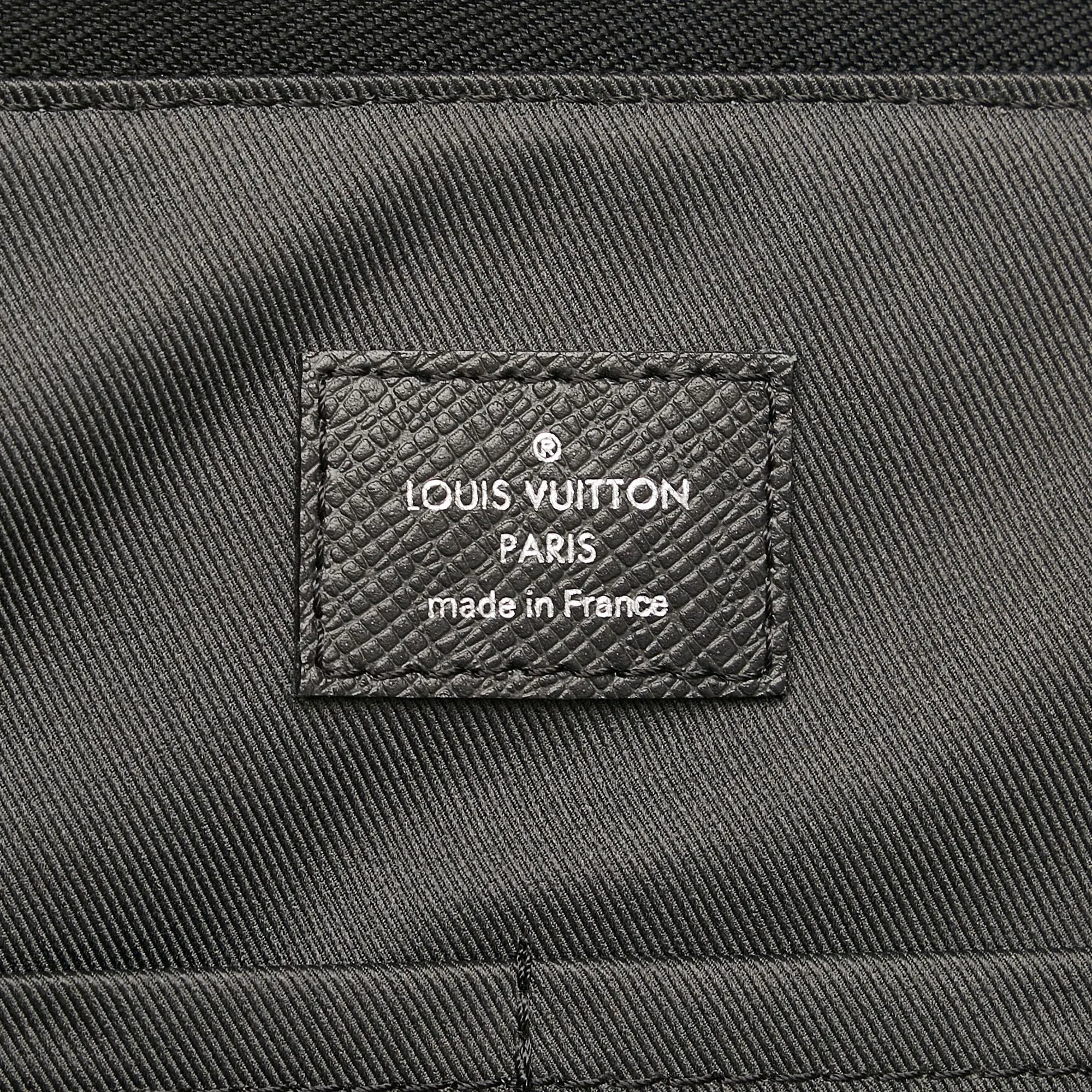 Louis Vuitton Taiga Porte Documents Slim Laptop Bag (SHG-32784)