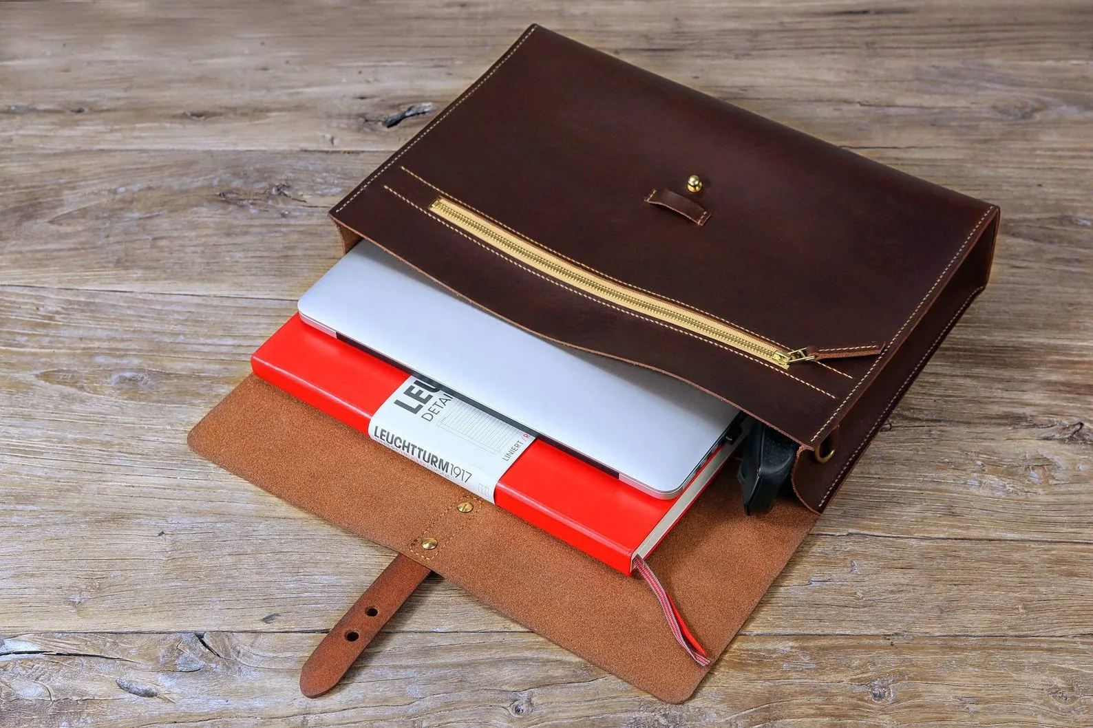 vegetable tanned leather crossbody shoulder bag