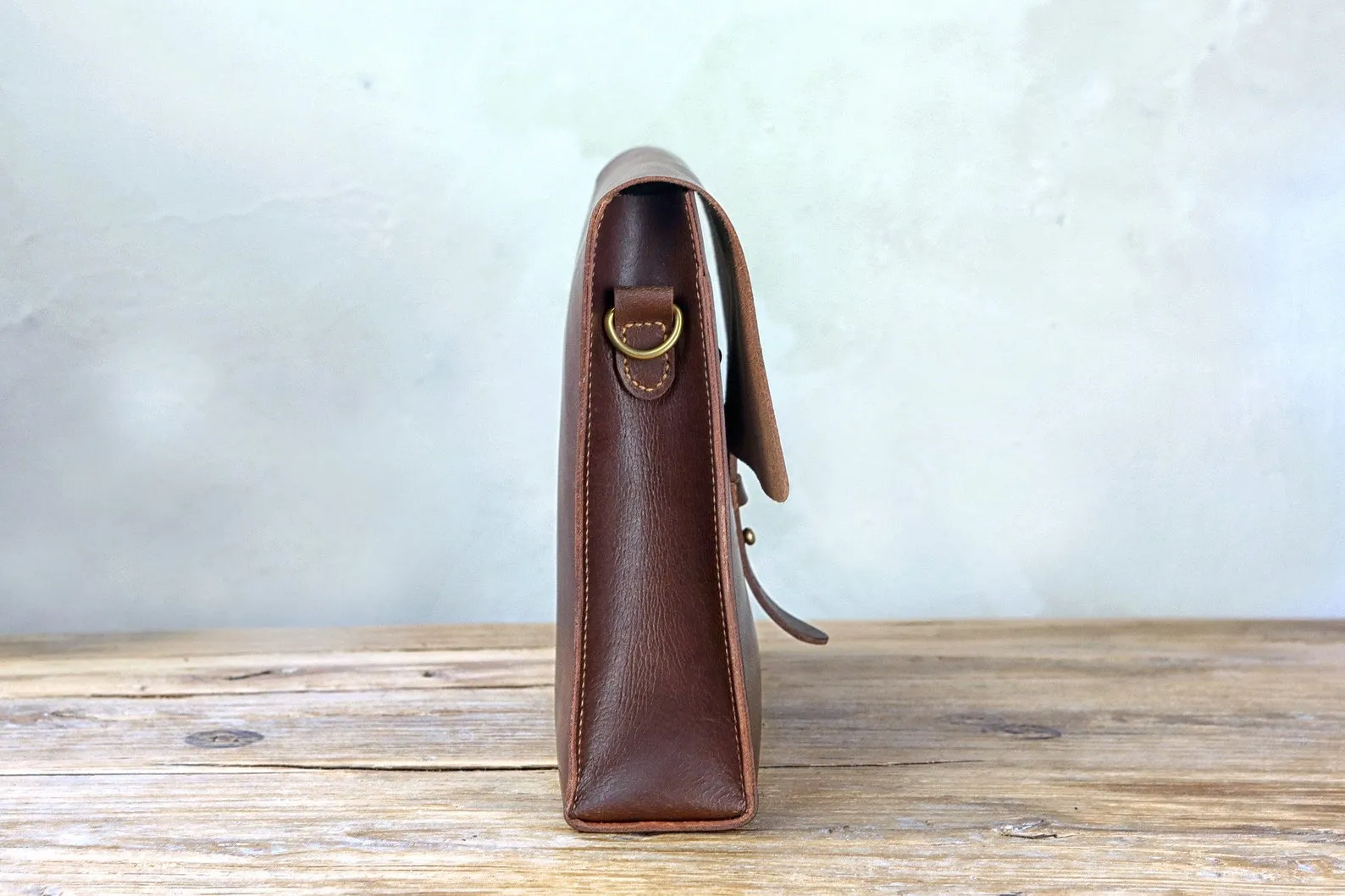 vegetable tanned leather crossbody shoulder bag